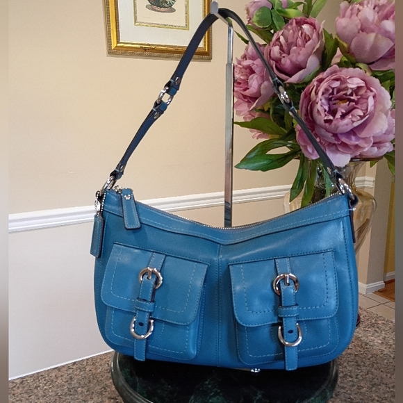 Coach Handbags - Coach Chelsea Hobo Bag F14014